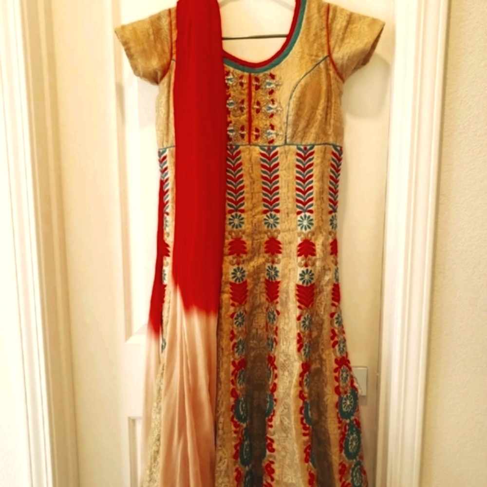 🌟 Designer Embroidered Anarkali Salwar Kameez - 3 Piece Set 🌟